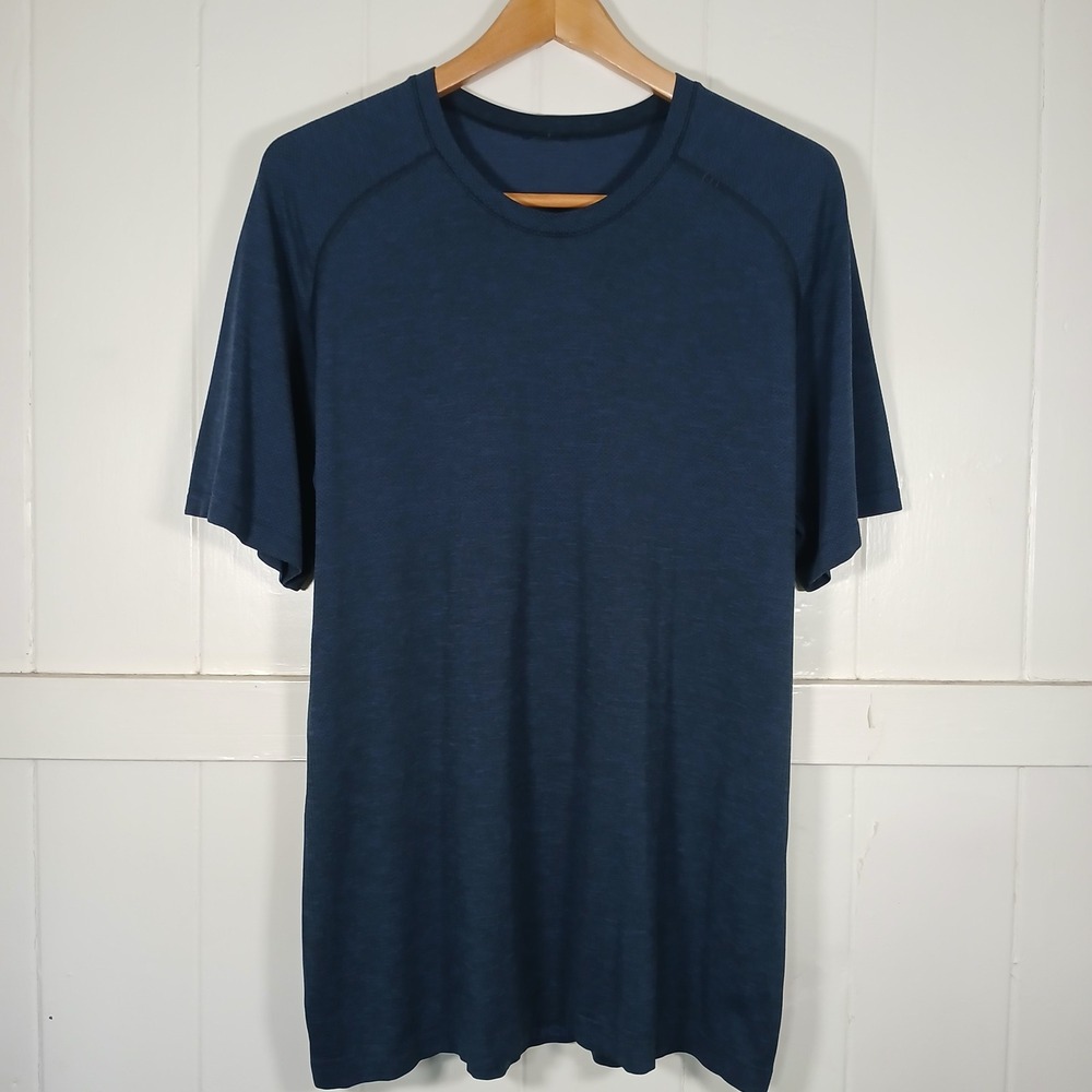 Lululemon Metal Vent Tech Shirt Mens XL Blue Short Sleeve Seamless Workout